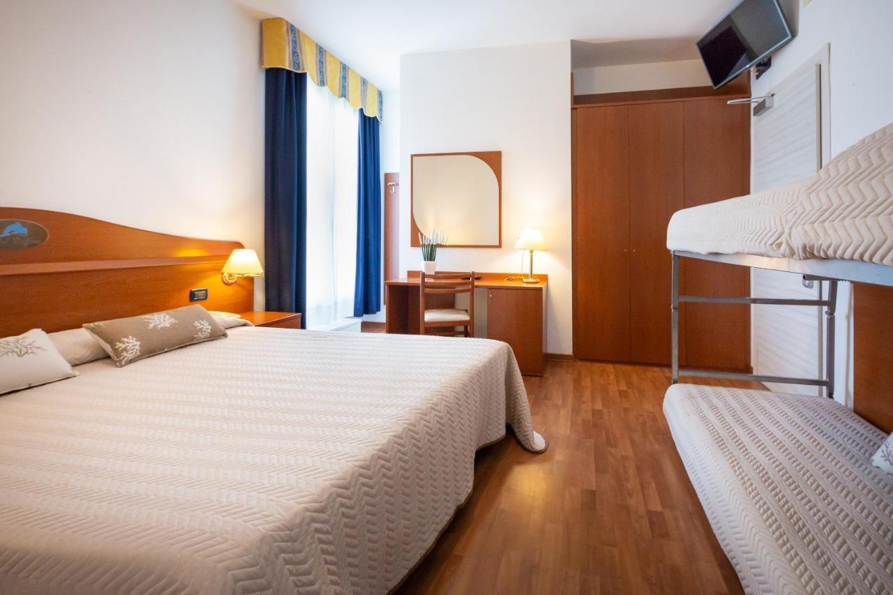Hotel Delfino Caorle Kültér fotó