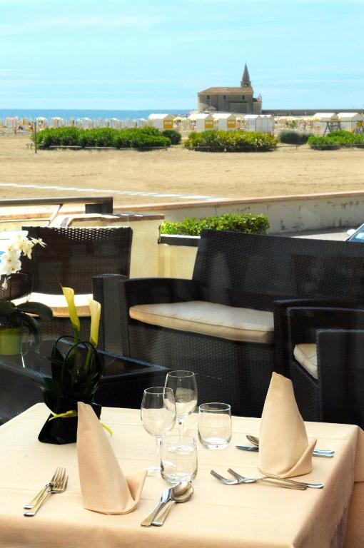 Hotel Delfino Caorle Kültér fotó