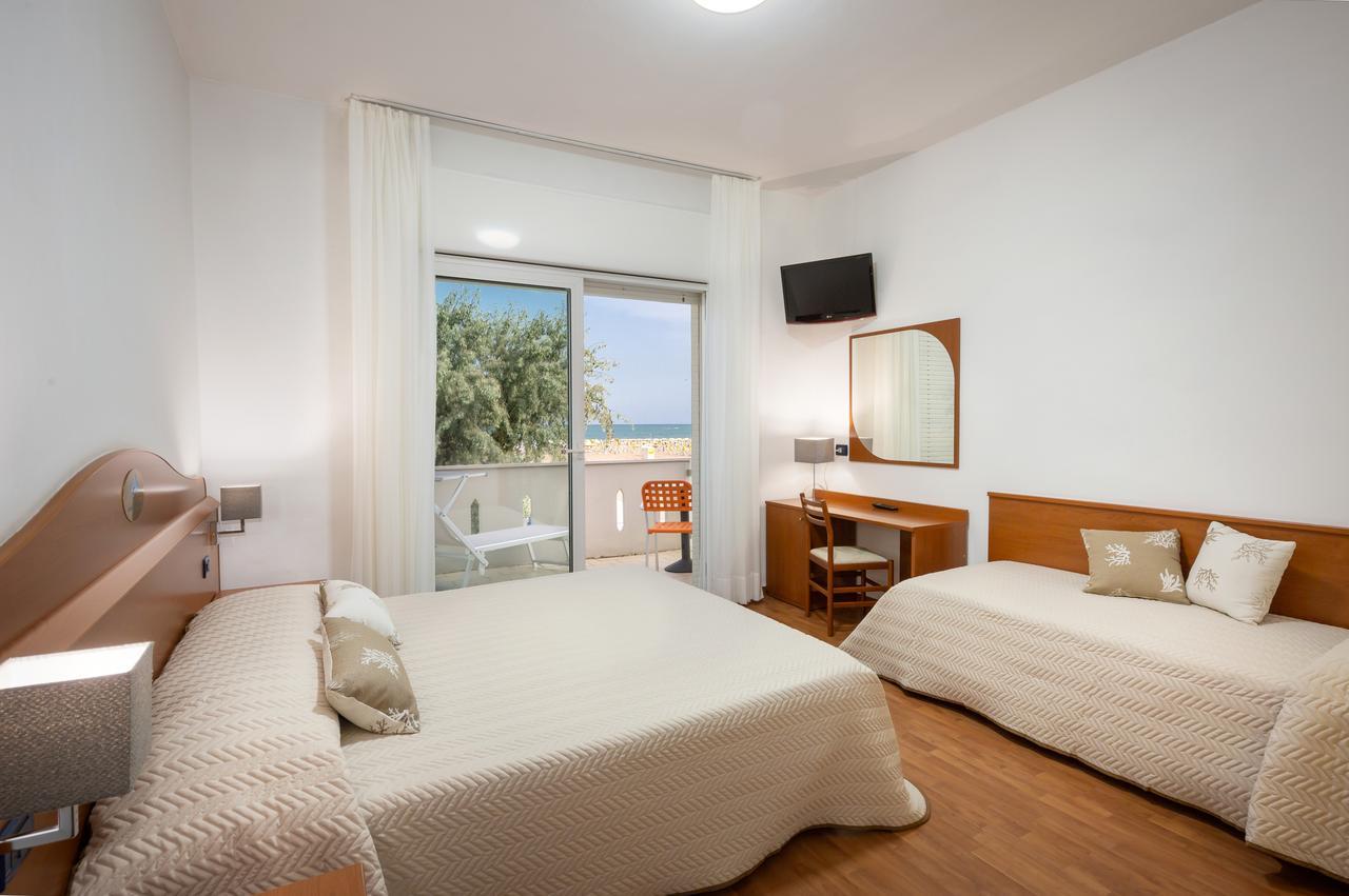 Hotel Delfino Caorle Kültér fotó