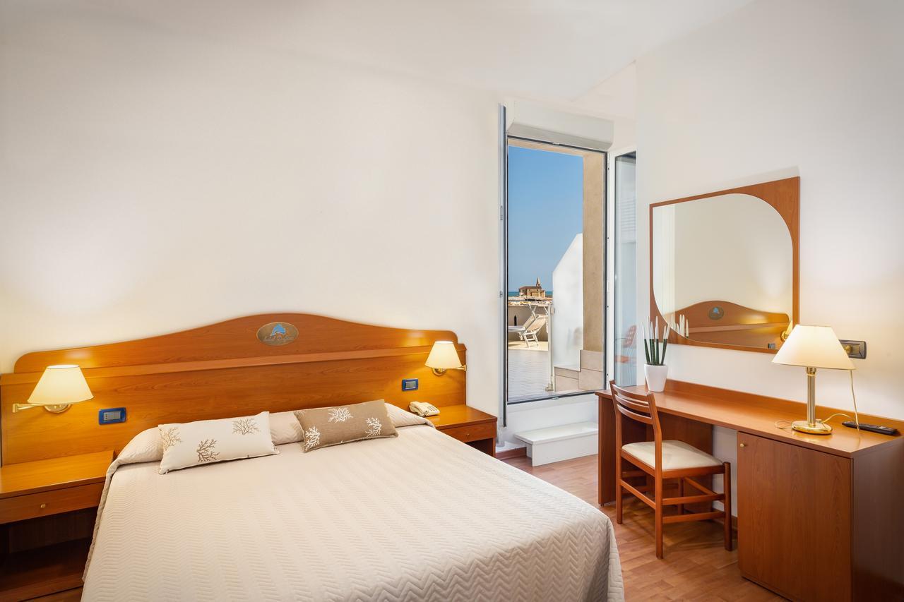 Hotel Delfino Caorle Kültér fotó